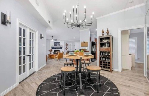 Northwest Dallas House | This house is a 3 bedroom(s), 2 bathrooms, located in Dallas, TX.