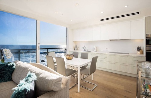 Malibu House | This house is a 3 bedroom(s), 2.5 bathrooms, located in Malibu, CA.