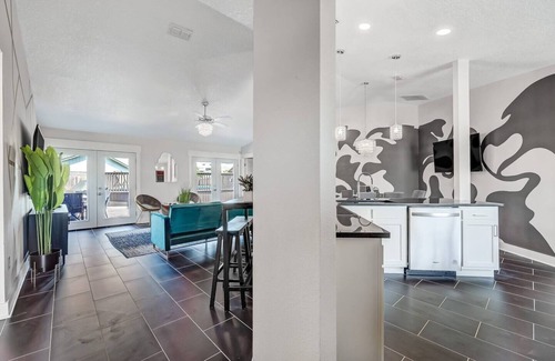 Westside House | This house is a 3 bedroom(s), 2 bathrooms, located in Jacksonville, FL.
