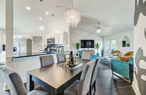 Westside House | This house is a 3 bedroom(s), 2 bathrooms, located in Jacksonville, FL.