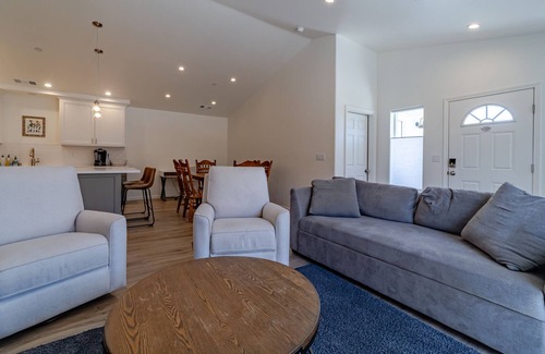 McKinleyville House | This house is a 3 bedroom(s), 2 bathrooms, located in McKinkeyville, CA.