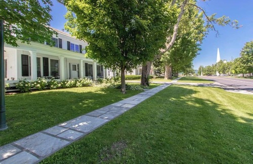 Manchester House | This house is a 4 bedroom(s), 2.5 bathrooms, located in Manchester, VT.