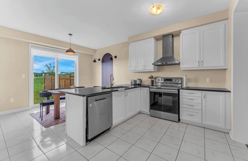 Cambridge House | This house is a 4 bedroom(s), 2.5 bathrooms, located in Cambridge, ON.