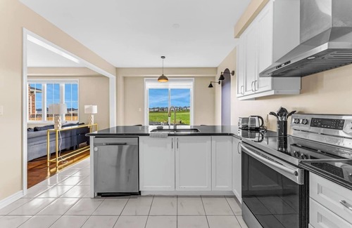 Cambridge House | This house is a 4 bedroom(s), 2.5 bathrooms, located in Cambridge, ON.