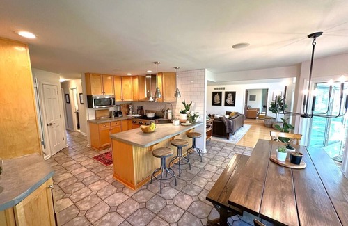 Marion House | This house is a 4 bedroom(s), 3 bathrooms, located in Marion, IN.