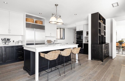 Trousdale Estates House | This house is a 4 bedroom(s), 4.5 bathrooms, located in Beverly Hills, CA.