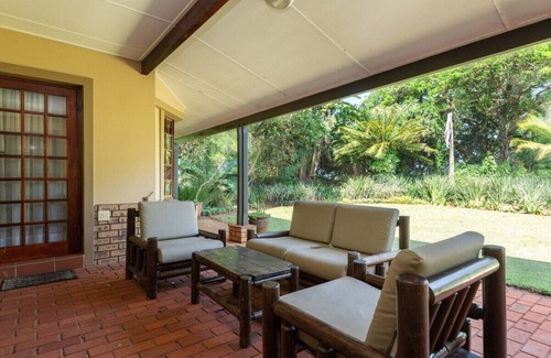 Ballito House | This house is a 4 bedroom(s), 2.5 bathrooms, located in Dolphin Coast, KwaZulu-Natal.