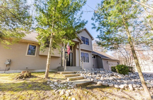 Glen Arbor House | This house is a 5 bedroom(s), 3.5 bathrooms, located in Glen Arbor, MI.