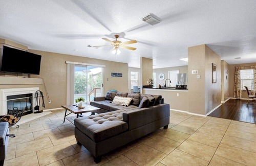 Live Oak House | This house is a 5 bedroom(s), 2.5 bathrooms, located in Live Oak, TX.