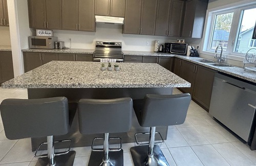 Stayner House | This house is a 5 bedroom(s), 4 bathrooms, located in Stayner, Ontario.