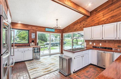Paw Paw Lake House | This house is a 5 bedroom(s), 3 bathrooms, located in Coloma, MI.