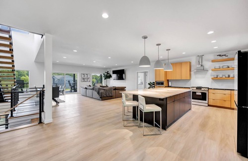 Plymouth House | This house is a 5 bedroom(s), 4.5 bathrooms, located in Elkhart Lake, WI.