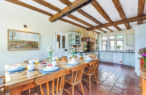 Broadway House | This house is a 6 bedroom(s), 3.5 bathrooms, located in Cotswolds, .