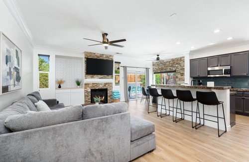 Coachella House | This house is a 6 bedroom(s), 3 bathrooms, located in Coachella, CA.
