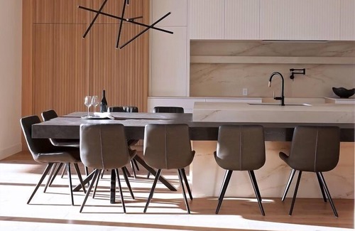 South Pandosy House | This house is a 6 bedroom(s), 3.5 bathrooms, located in Kelowna, BC.