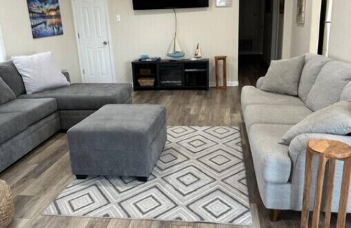 Rockport House | This house will comfortably sleep 8. Minutes away to Public boat ramp and beach.