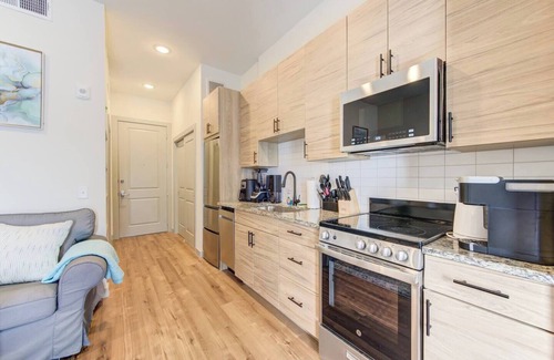 Washington Ave./ Memorial Park Apartment | This inviting living space is the perfect spot to relax and unwind