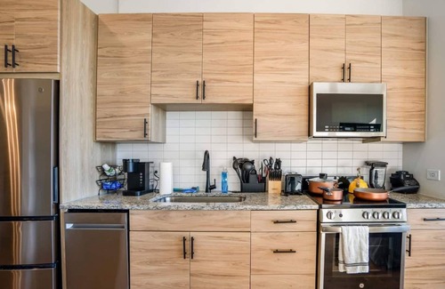 Washington Ave./ Memorial Park Apartment | This inviting living space is the perfect spot to relax and unwind