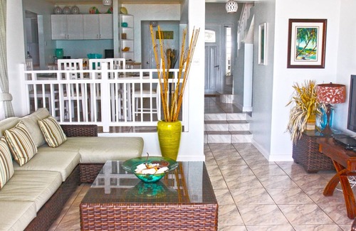 Silver Sands Villa | This is a beachfront 3 bedroom, 3 bathroom villa, family-friendly activities
