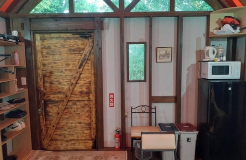 Toba House | This is a private cottage located in the scenic Ku/Toba Mie