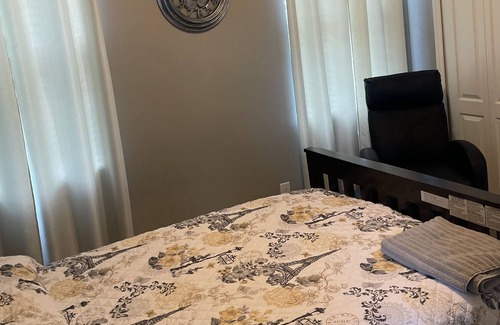 Sanford Bed & Breakfast | This is a single-family home with three bedrooms upstairs. One room for rent.