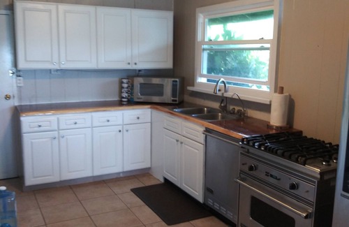 Kilauea House | THIS IS IT! DREAMY BEACH, STUNNING VIEWS, AMAZING LOCATION!