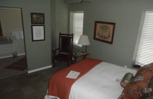 Holmesville Bed & Breakfast | This is your 'home away from home'!10 bedrooms,11 baths! MUST call to reserve!