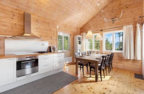 Vradal House | This lovely holiday home with breathtaking views is suitable for 8 people. Located in the middle of nature and close to Vrådal center.