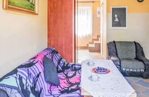 Lubiana House | This lovely holiday home is situated on a fenced, shared plot.