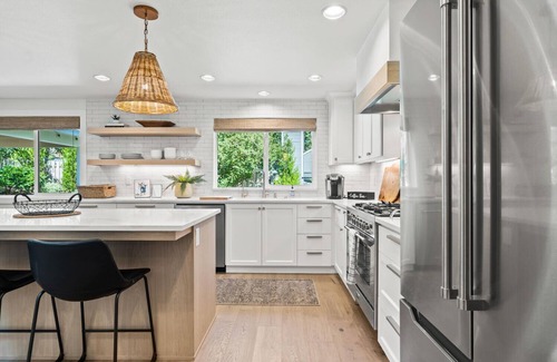 Palisades House | This luxurious home will make for an amazing stay!