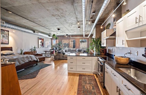 Addison Condo | this modern and sophisticated loft has spectacular city views