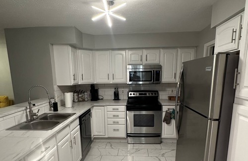 Finneytown Condo | This modern peaceful and centrally-located place perfect get away