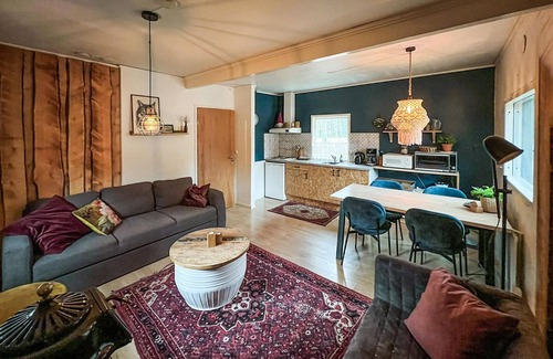 Grasmark House | This modern vacation home welcomes you in Gräsmark, just a few meters from the lake.