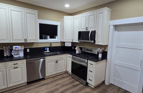 Pendleton House | This newly remodeled western-style home is in the heart of Pendleton, sleeps 5!