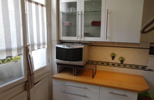 17th Arrondissement Apartment | This nice flat, in Plaine-Monceau, is traditional and can comfortably accommodate 4 people