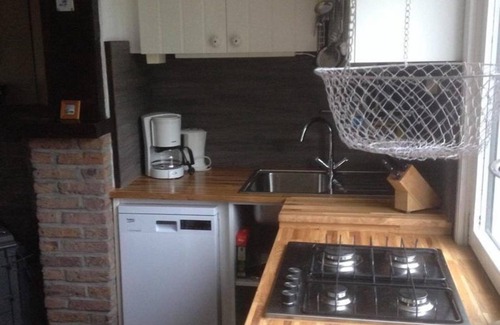 Hoofdplaat House | This nostalgic dijk cottage is Number One, a village 3 km behind Breskens. The semi-detached cottage is built against an old seawall and suitable for max. 4 people.