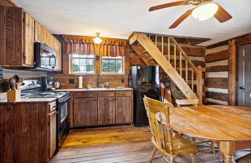 Davis House | This one is so special. You have to see it to believe it.