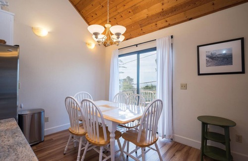 Park Hill House | This Park Hill Rental Offers Beautiful Views AND is Pet-Friendly!