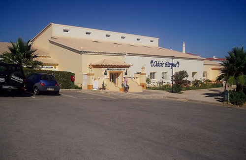 Portimao Apartment | This place spells H-O-L-I-D-A-Y. Beautiful 2 bed apartment overlooking the pool