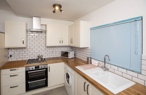 Sneinton House | This Pristine&Spacious 5bed secure home awaits you