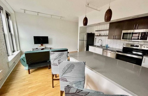 Downtown Omaha Apartment | This serviced apartment is a 0 bedroom(s), 2 bathrooms, located in Omaha, NE.