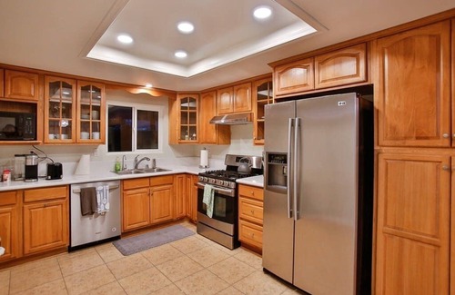 Valle Lindo House | This Single Family house was just recently completely remodeled.