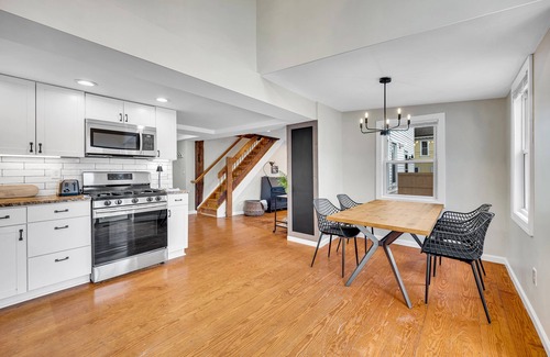 Branford Center House | This spacious 3 bed 2.5 bath historic townhouse has been completely renovated!