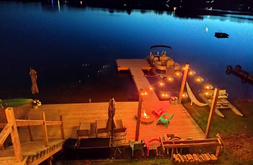 Custer Cottage | This spacious cottage is the perfect place for a family vacation.