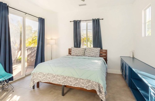 Fallbrook House | This spacious, newly renovated modern home is all about indoor/outdoor living !