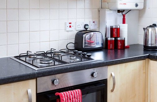 Dunfermline Apartment | This stunning apartment is located in the heart of Dunfermline Town