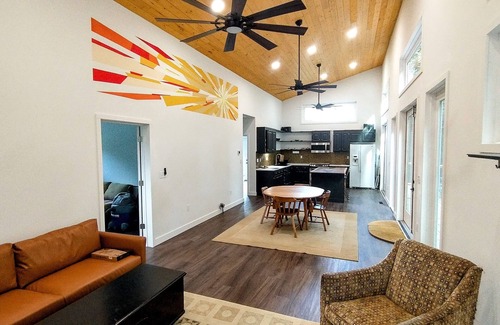 Summertown House | This stylish, modern country home is perfect for a getaway in Summertown, TN.