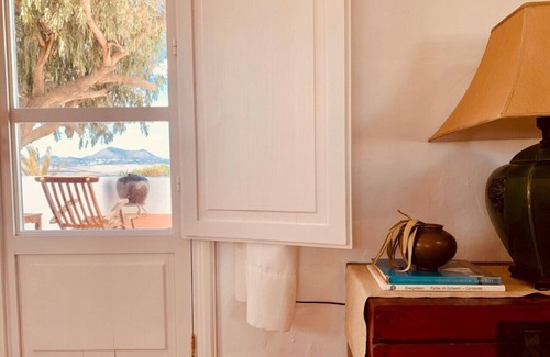 Teguise Cottage | This sun-filled studio is sure to delight!