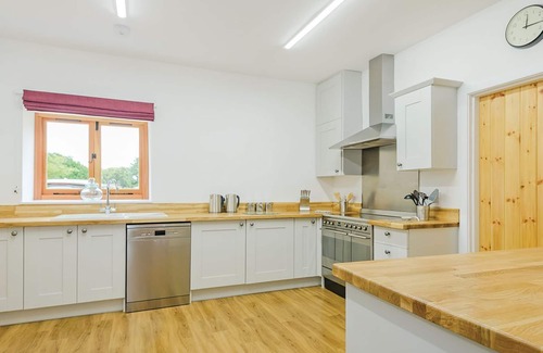 Wisbech Cottage | This superb, barn conversion is a perfect getaway for families and couples.