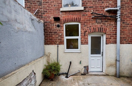 Sheffield House | This townhouse is a 2 bedroom(s), 1 bathrooms, located in South Yorkshire, England.